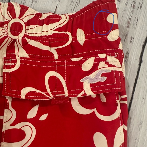 Vintage Hollister Men’s M. Red Hawaiian Floral & Logo Cargo Swim Trunk Shorts - Picture 13 of 13